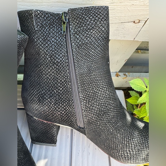 NWT 8.5WW extra wide black booties - Picture 8 of 15